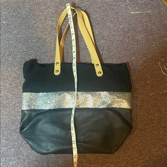 Steve Madden tote size bag - Picture 9 of 11